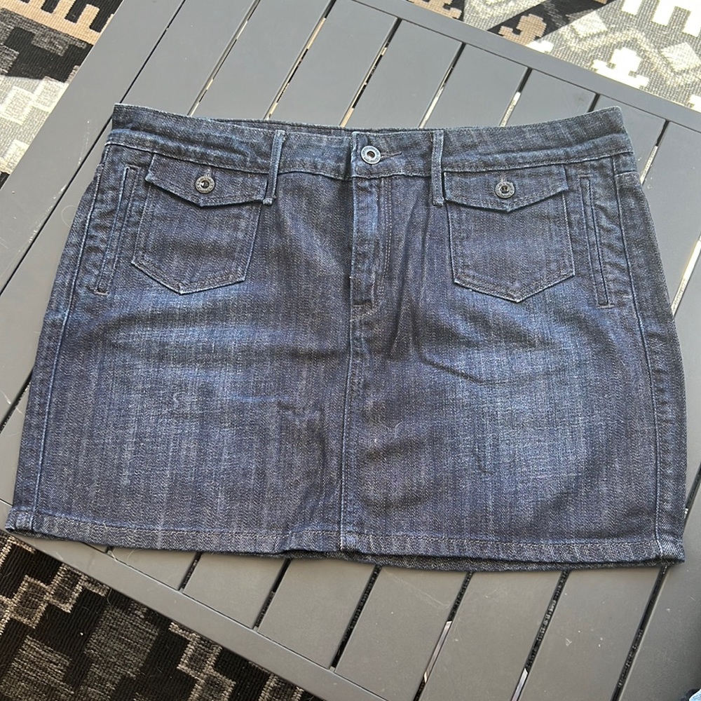 Levi’s dark denim mini